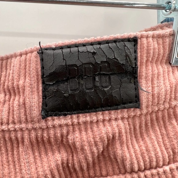 BDG Urban Outfitters Pale Pink Corduroy Mom High Rise Pants Size 31 - Picture 3 of 6